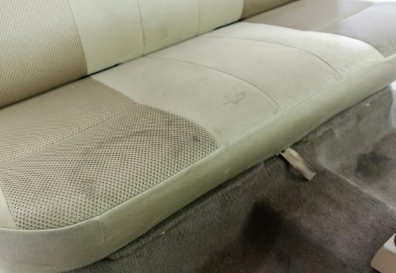 dirty-on-the-seat-inside_t20_0XBgeV